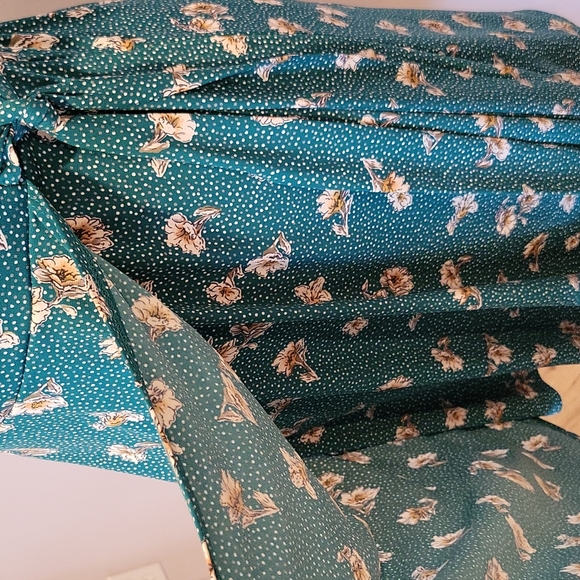 Kaileigh Floral Faux Wrap Dress - Picture 4 of 7